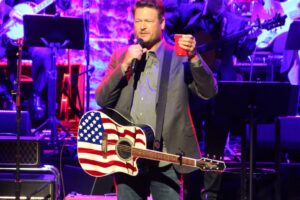 Blake Honors Toby Keith