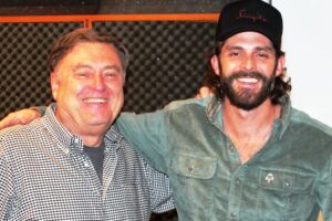 Thomas Rhett Co-Hosts 11/16-17