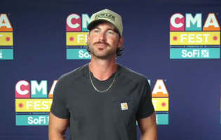 Riley Green Co-Hosts CMA Fest