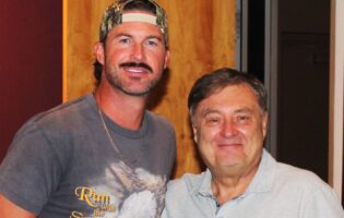 Riley Green Co-Hosts 9/19-20